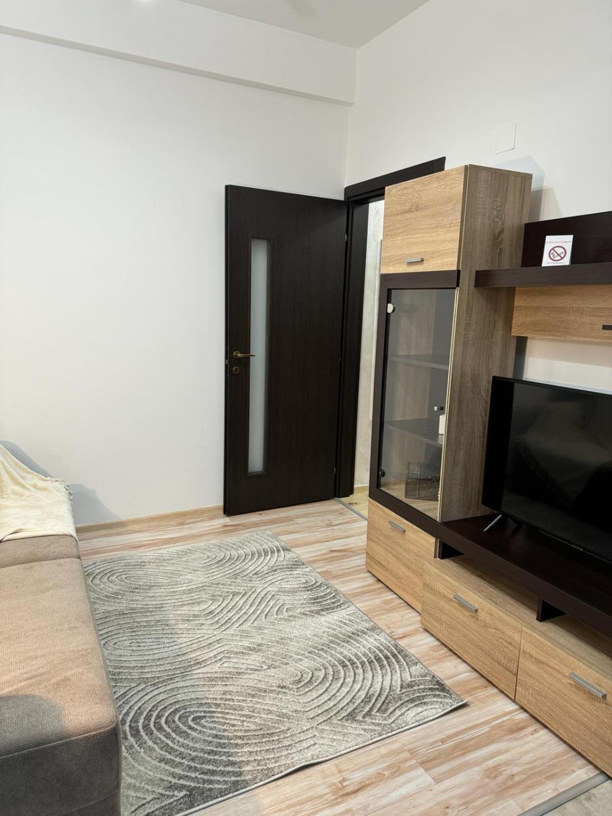Luxury Young Residence Яш Екстериор снимка