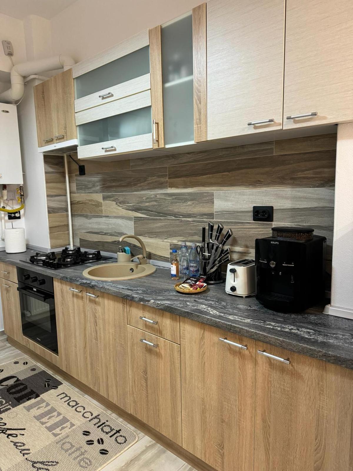 Luxury Young Residence Яш Екстериор снимка