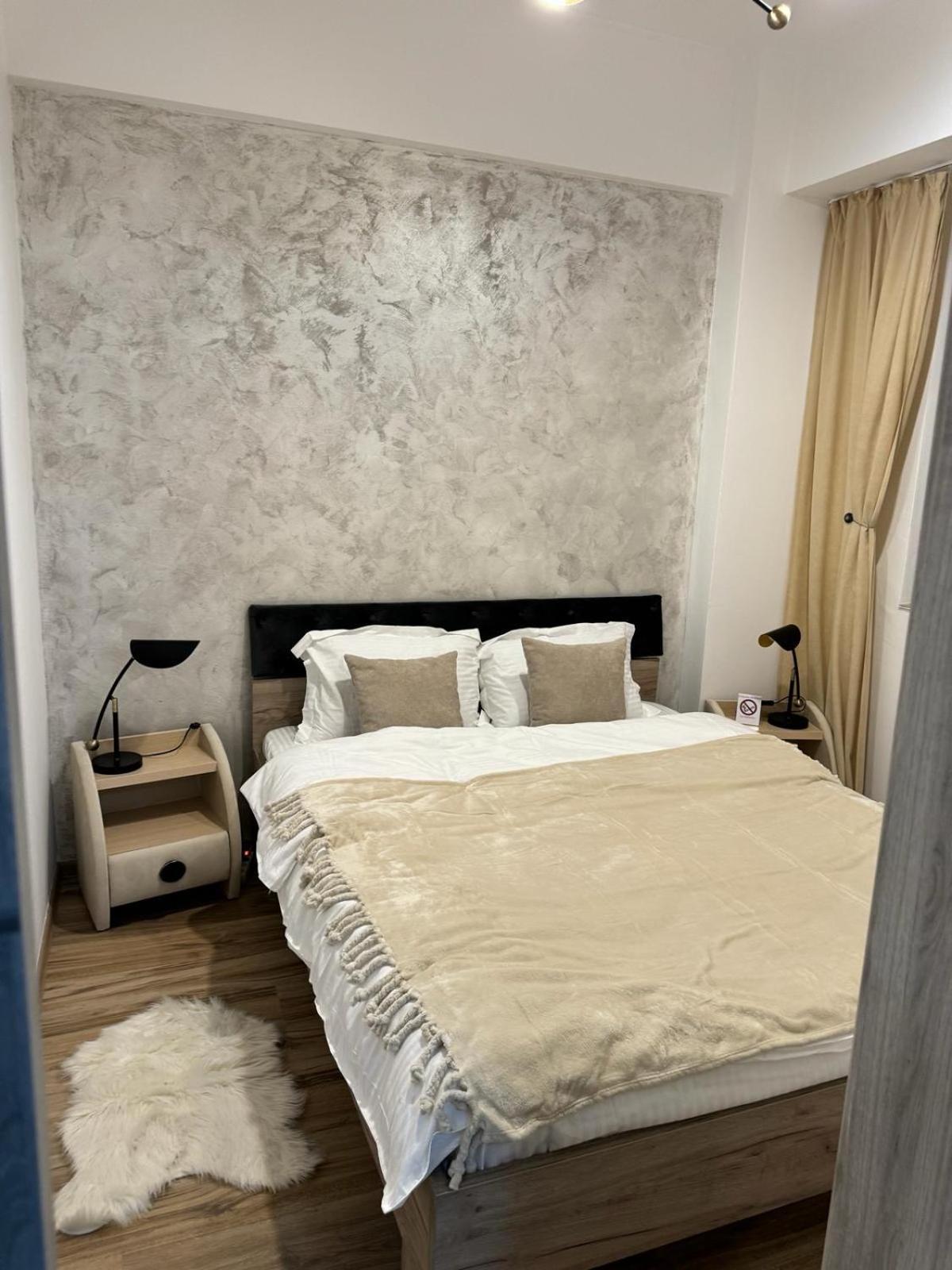 Luxury Young Residence Яш Екстериор снимка
